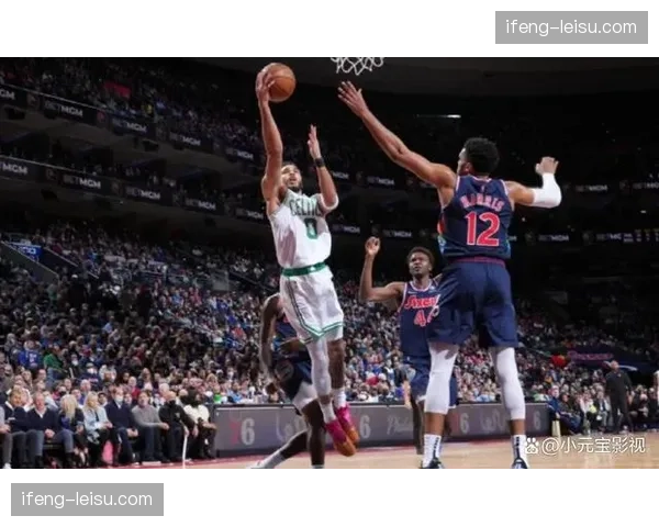 76人哈登恩比德双核默契,但马克西状态波动影响进攻流畅度